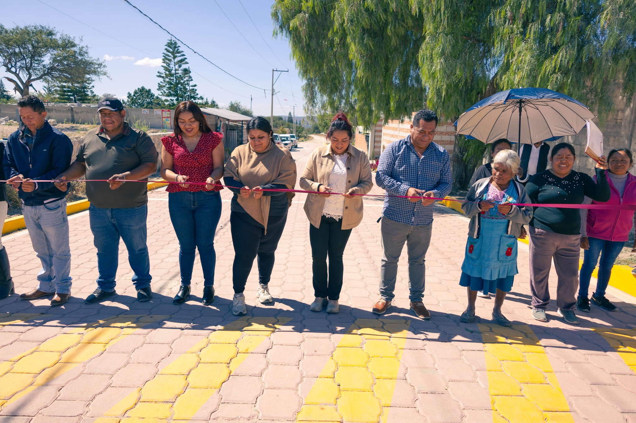 Imagen de CONSTRUCCIÓN DE PAVIMENTO CON ADOQUÍN EN LA CALLE SABINO